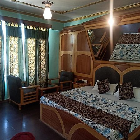 Hotel Prini Inn Manāli Kültér fotó