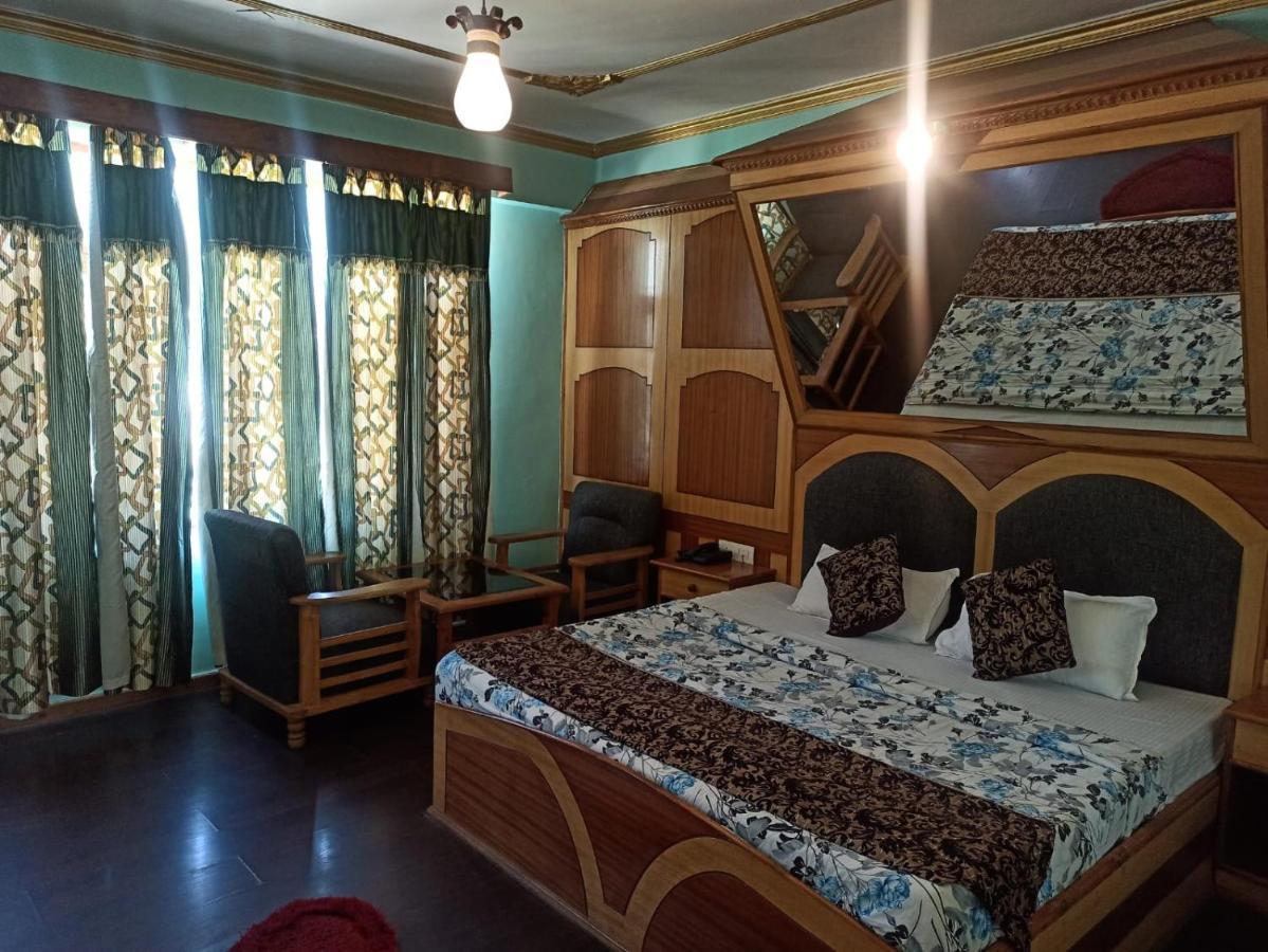 Hotel Prini Inn Manāli Kültér fotó