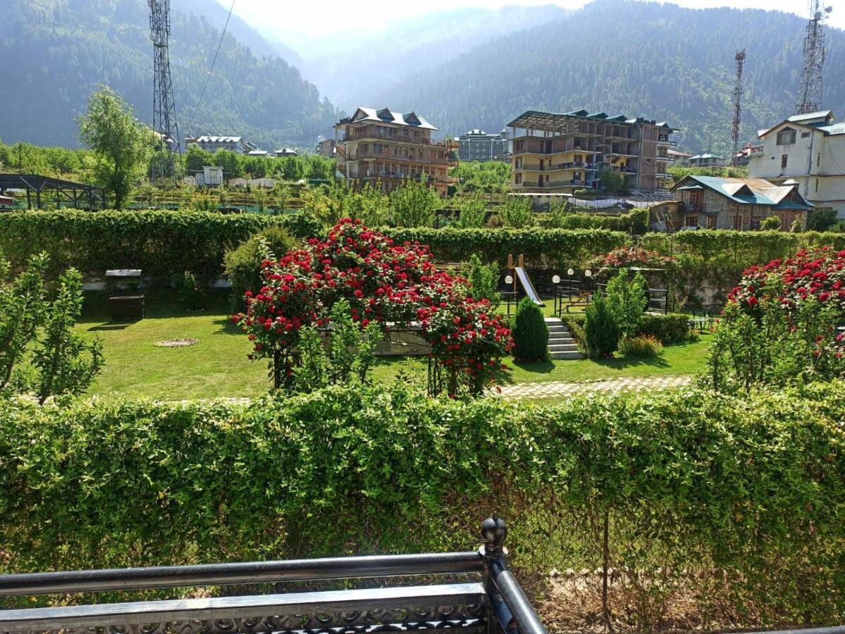 Hotel Prini Inn Manāli Kültér fotó