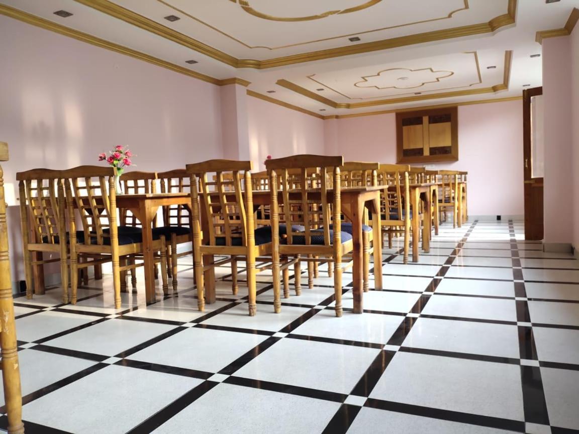 Hotel Prini Inn Manāli Kültér fotó