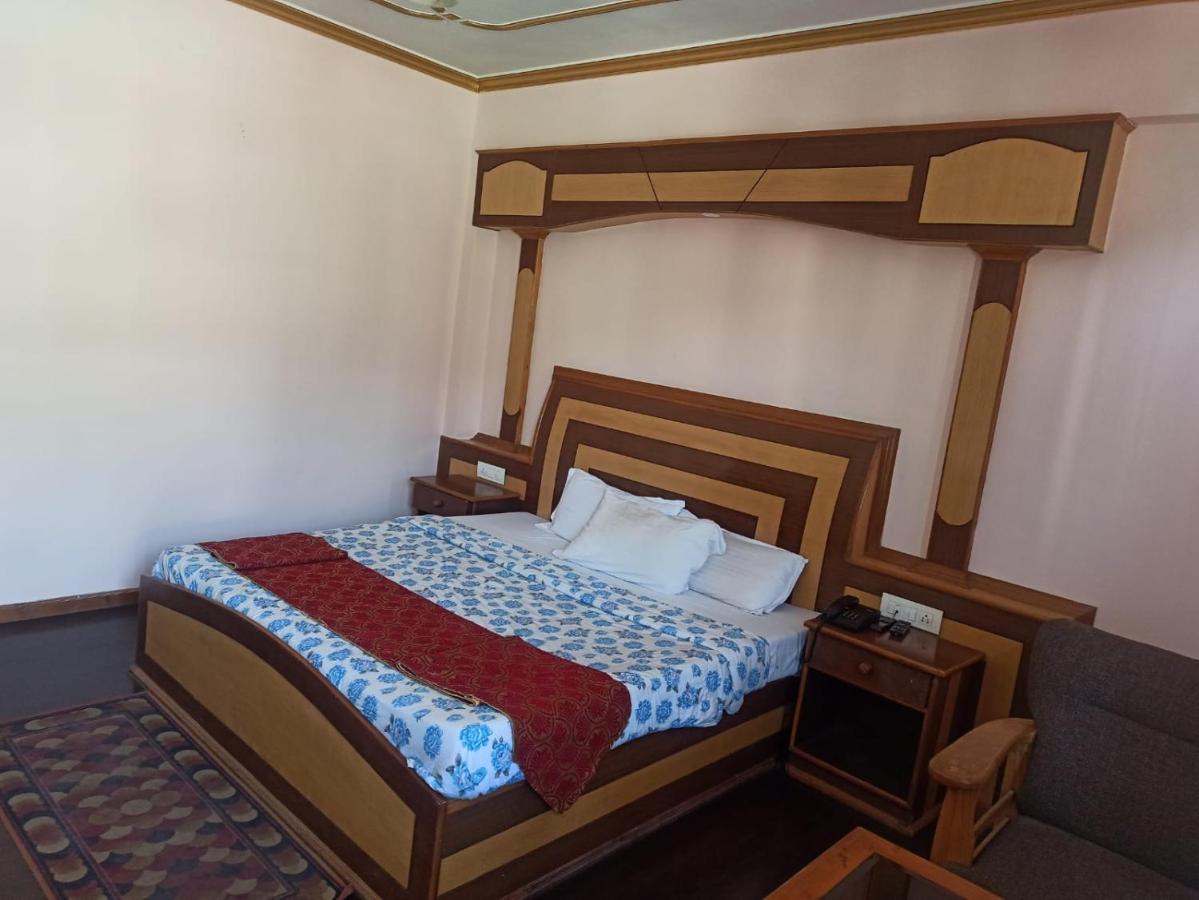 Hotel Prini Inn Manāli Kültér fotó