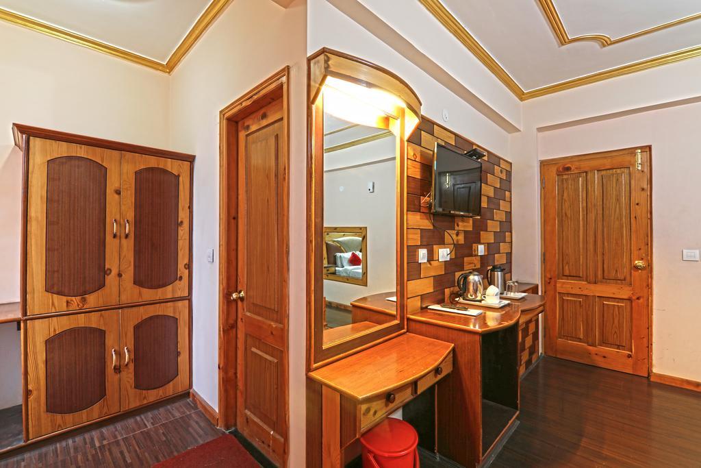 Hotel Prini Inn Manāli Kültér fotó