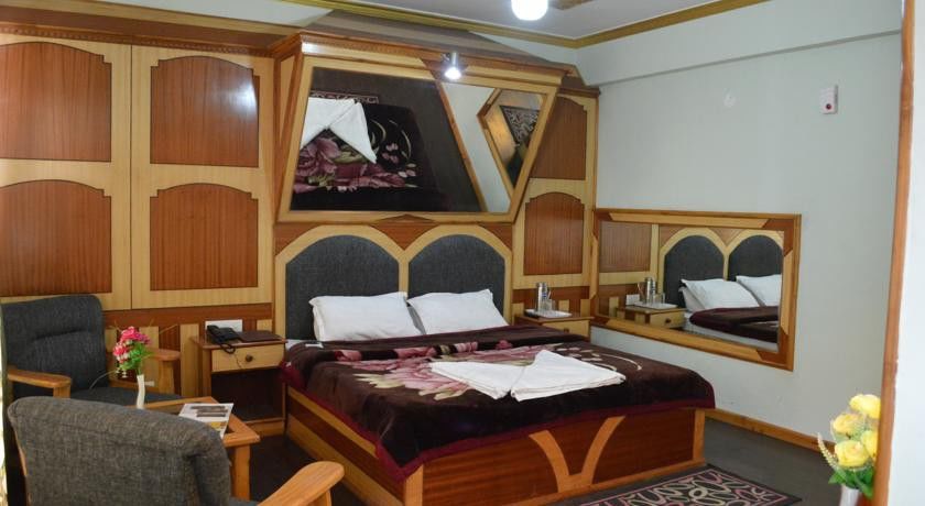 Hotel Prini Inn Manāli Kültér fotó