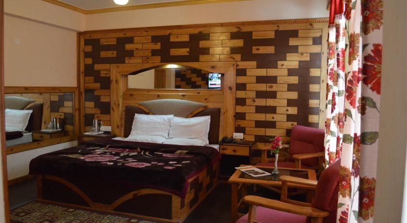 Hotel Prini Inn Manāli Kültér fotó